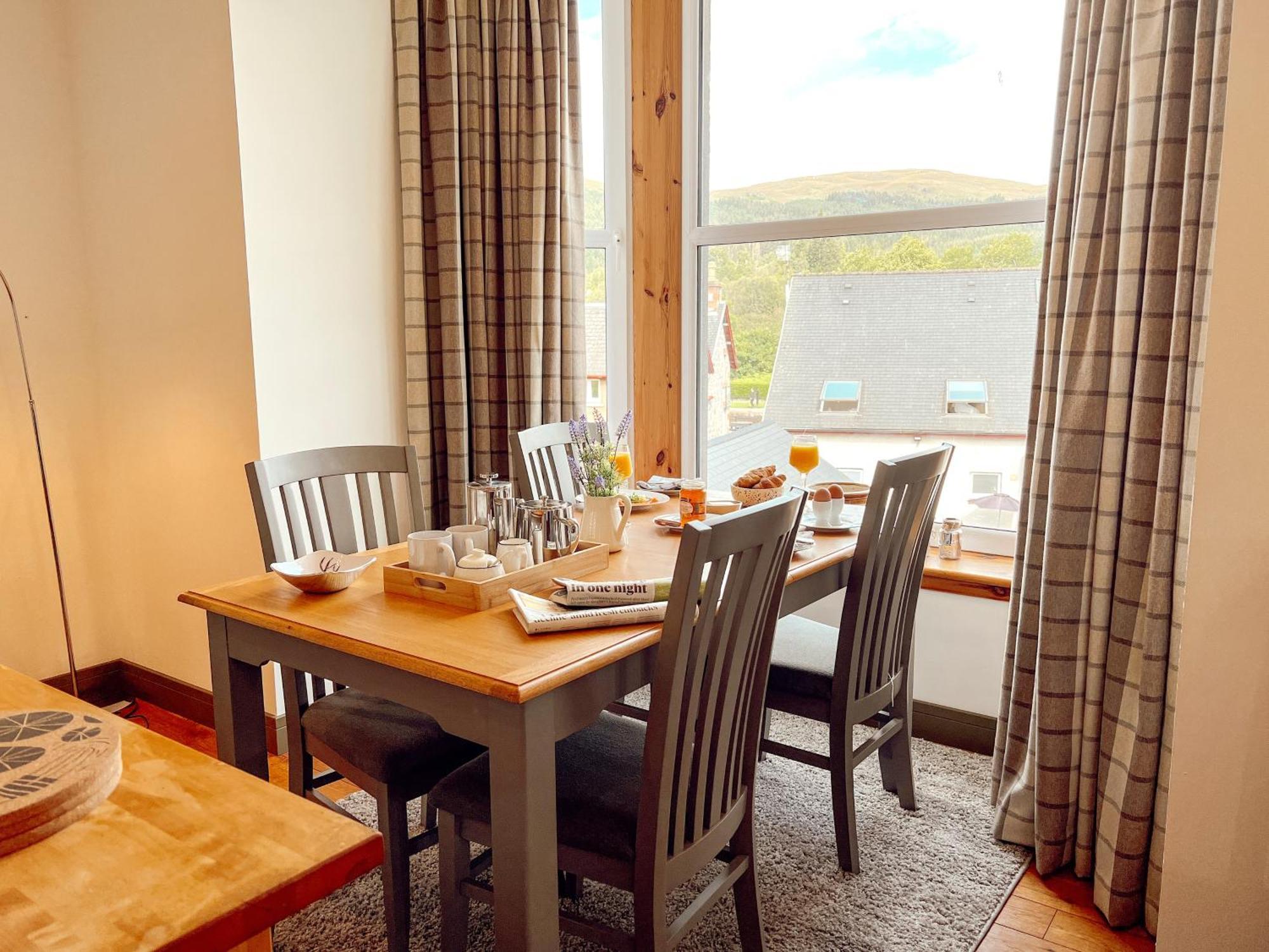 Loch Ness Gatehouse Apartments Fort Augustus Exterior photo