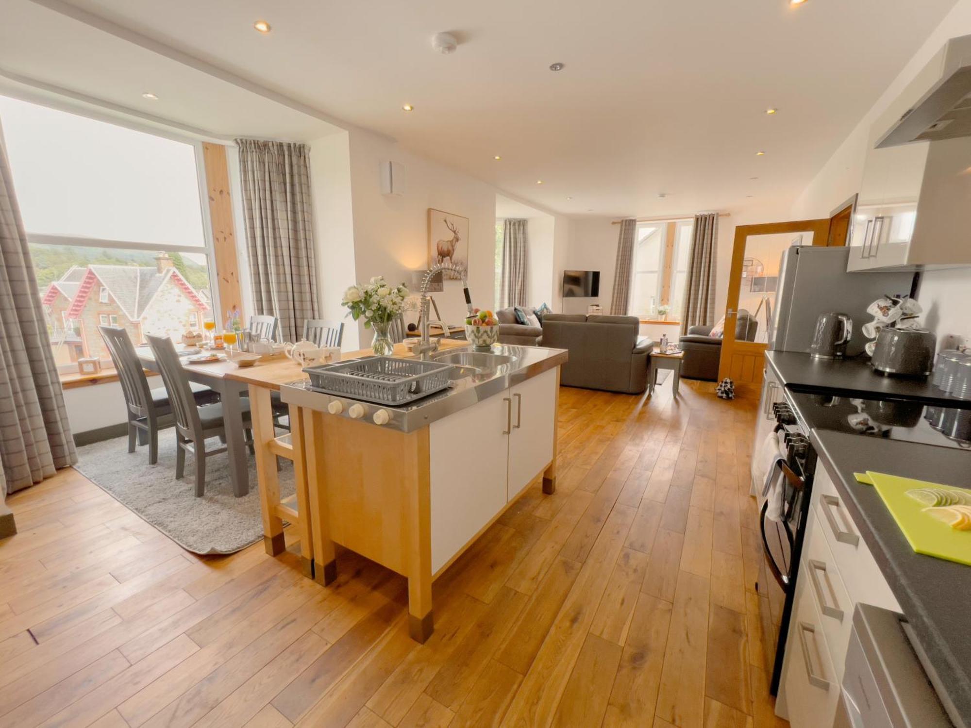 Loch Ness Gatehouse Apartments Fort Augustus Exterior photo