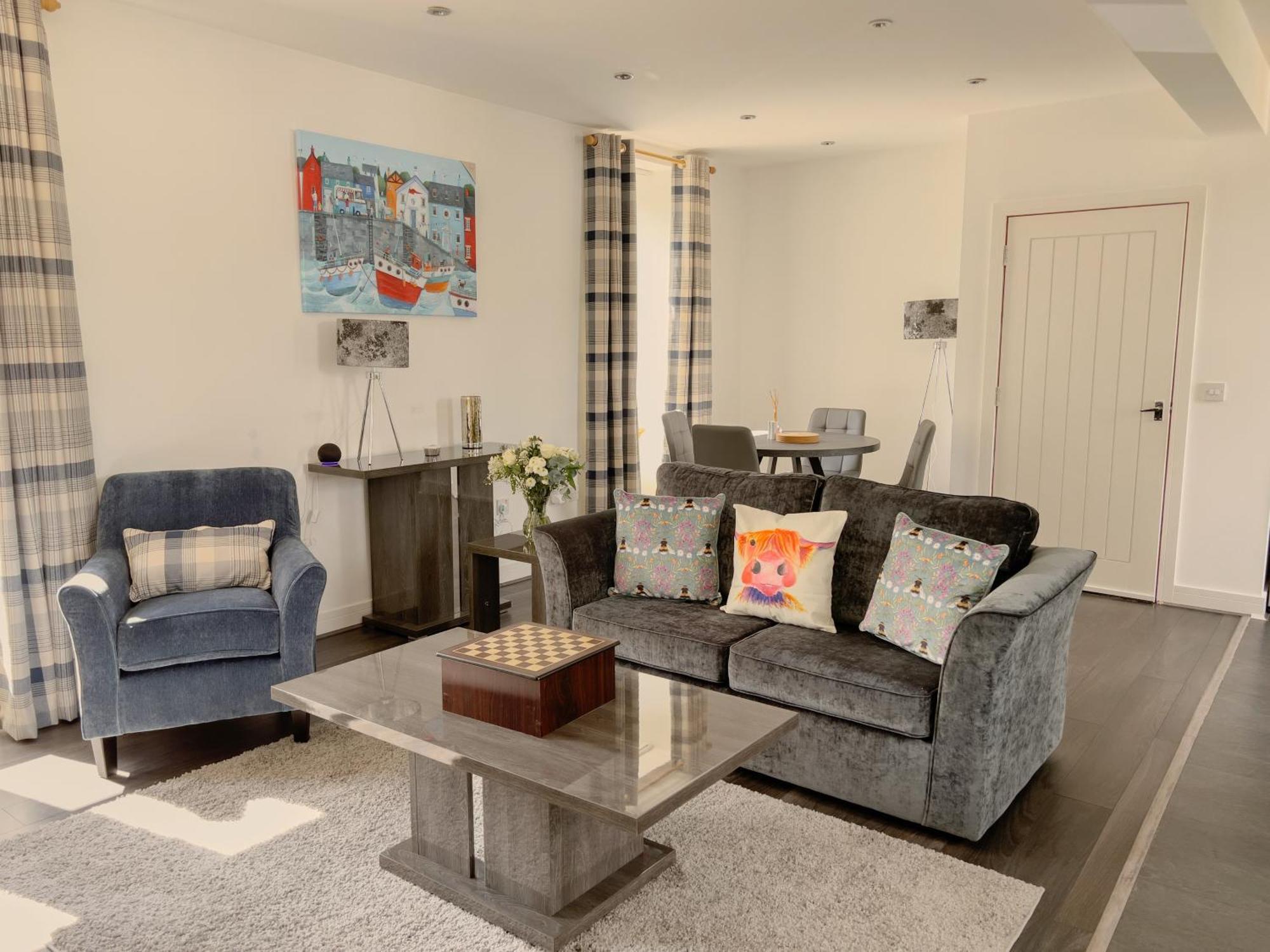 Loch Ness Gatehouse Apartments Fort Augustus Exterior photo
